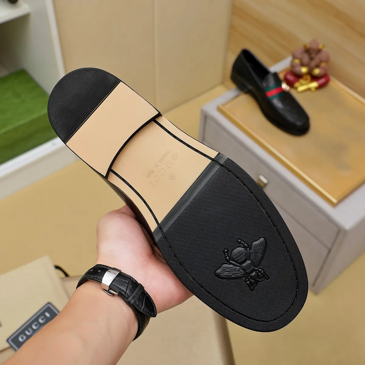 Men's men's shoes💰460💰💰Gucci official website men's business formal leather shoes updated💥Hong Kong counters synchronize new styles💥completely one-to-one replica shipment👍zero gap in counter quality 0⃣️made of imported cowhide on the outside+water-dyed🐂leather lining, color optional! Matching code 38-45